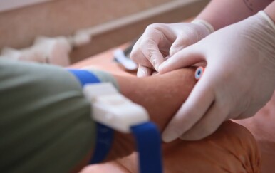 Jedan tihi pokazatelj u krvi može predvidjeti demenciju desetljećima prije simptoma!