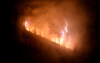 Požar na vrhu Vjesnikova nebodera: Diže se gusti dim