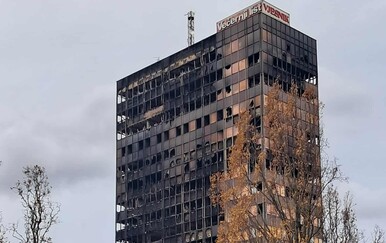 Tucaković pozvao građane da se ne približavaju Vjesnikovom neboderu