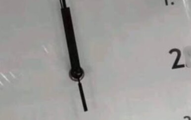 Sat u trgovini nasmijao kupce! Ovakav brojčanik još niste vidjeli