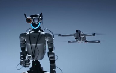 VIDEO Evo nečeg što ne vidite svaki dan: Humanoidni robot upravlja dronom
