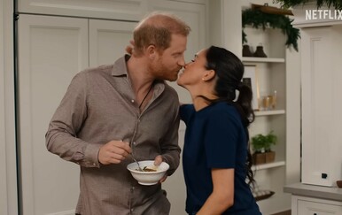 Princ Harry i Meghan Markle objavili fotografiju s djecom povodom Božića