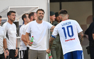 Hajdukov car je gol i to svi vide: Kad glavna zvijezda uruči košaricu treneru…