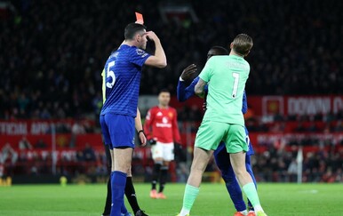 Zvijezda Evertona ošamarila suigrača: Sudac mu odmah dao crveni karton