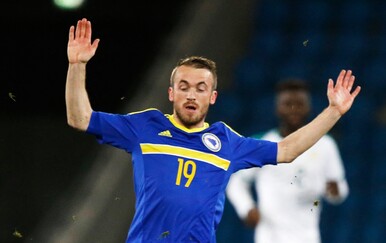 VIDEO Krvoločnim startom pokosio velikog BiH napadača: Ovo je ozljeda koja mu vjerojatno završava karijeru!