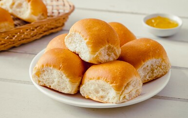 Mekana i fina peciva možete napraviti od samo 2 sastojka u 35 minuta