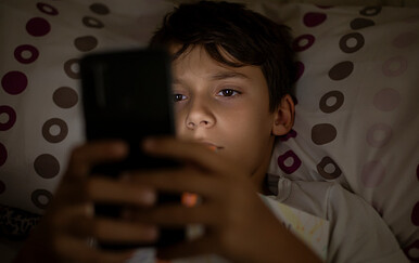 Roditeljima stiglo upozorenje: Djeca u grupama dijele zastrašujući sadržaj