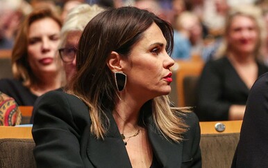 Viktroija Rađa u Mary Jane cipelama na koncertu Amire Medunjanin 2025.