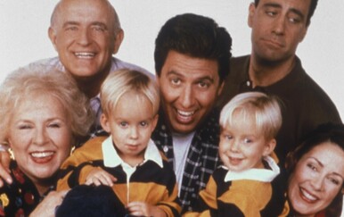 Serija ''Svi vole Raymonda''