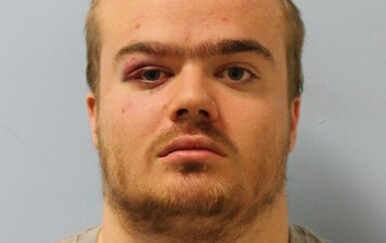 Muškarac koji je bacio dječaka s balkona Tate Modern osuđen je zbog napada na medicinske sestre