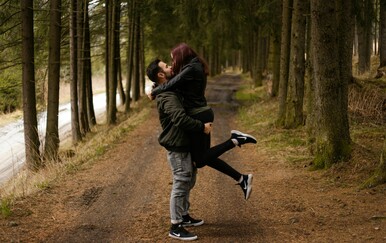 Želite partneru porukama izraziti svoju ljubav? 20 romantičnih poruka