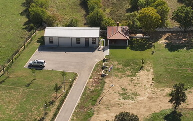 Načelnik tvrdi da nije znao za Thompsonovu nelegalnu gradnju, oglasila se i bivša ministrica: "Da je korektan, sam bi to porušio"