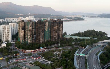 Izgorjeli neboderi u Hong Kongu