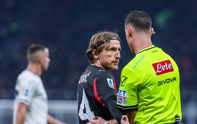 VIDEO Luka Modrić je krenuo izvesti udarac iz kuta, a onda je sudac upoznao njegov bijes