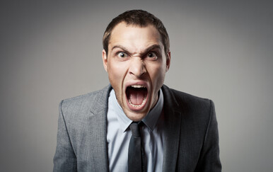 Građani pozivaju na otpor i borbu protiv robota: Jedan muškarac završio je u bolnici