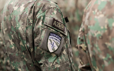 Vojnik NATO-a; Ilustracija