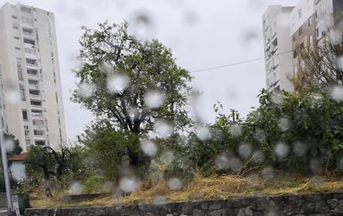Obilna kiša pala u Splitu (Foto: Dalmacija danas)