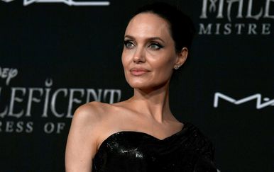Angelina Jolie s djecom na premijeri filma \'Gospodarica zla 2\' - 4