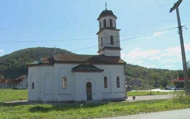 Bespravno izgrađena crkva u dvorištu Fate Orlić (Foto: Dnevnik.hr) - 1