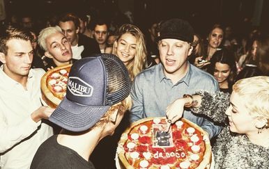 Miley Cyrus i Cody Simpson (Foto: Instagram)