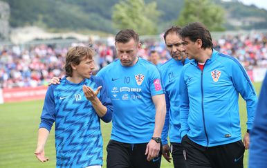 Luka Modrić, Ivica Olić i Zlatko Dalić (Foto: AFP)
