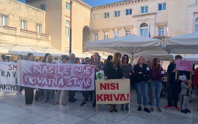 Prosvjed Pravda za djevojčice u Zadru (Foto: Dnevnik.hr) - 1