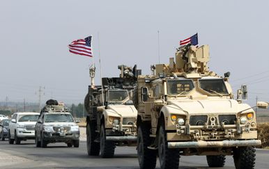 Kurdi američku vojsku gađali krumpirima (Foto: AFP) - 2