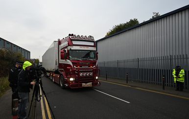 Kamion u kojem je kod Londona pronađeno 39 tijela (Foto: AFP) - 2