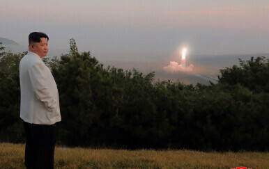 Sjevernokorejski vođa Kim Jong Un na vojnoj taktičkoj vježbi - 5