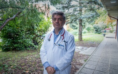 Prof. dr. Goran Tešović