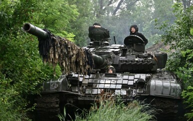 Ukrajinski T-72 tenk