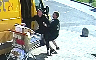 Pokušaj pljačke poštanskog kombija - 8