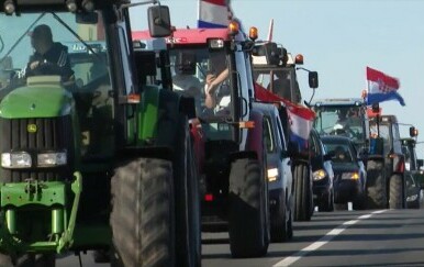 Slavonci traktorima izašli na ulicu - 3