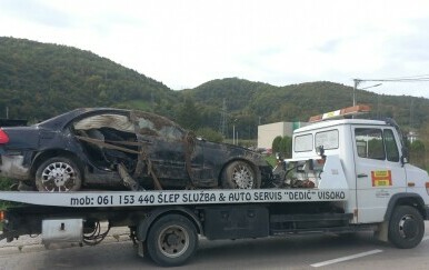 Mercedes koji je završio u rijeci Bosni