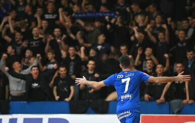 Futsal Dinamo u prvoj utakmici protiv Rijeke stavio jednu ruku na trofej Kupa