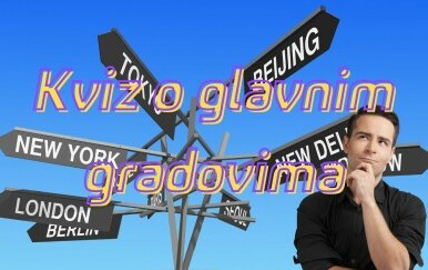 Putokaz prema glavnim gradovima i muškarac koji razmišlja