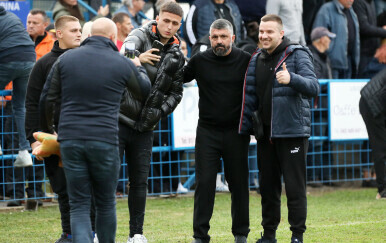 Gennaro Gattuso i navijači Hajduka u Grubišnom Polju