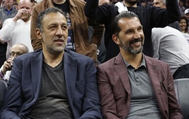 Vlade Divac i Predrag Stojaković