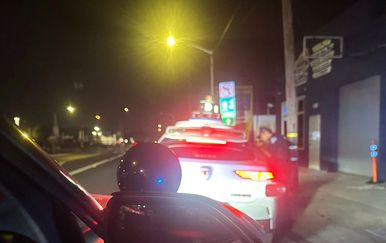 Policajac u šoku nakon što je zavirio u vozilo: Zaustavio je automobil zbog prekršaja, a nije mogao naplatiti kaznu