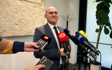 Nova Dabrina videosnimka izazvala reakcije oporbe i vladajućih; Hrebaku je "dosta"