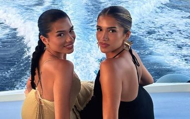 Aisha i Azra Mian - 1