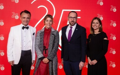 Dražen Mavrić, Renata Hafner, gradonačelnik Zagreba Tomislav Tomašević i Diana Roginić