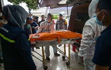 Žrtve iz urušene škole