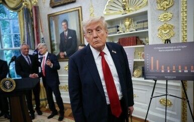 Donald Trump u Ovalnom uredu