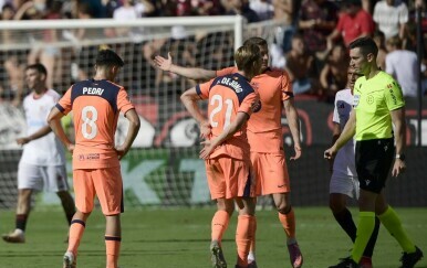 Navijači Barcelone nakon debakla sasuli paljbu na Roberta Lewandowskog