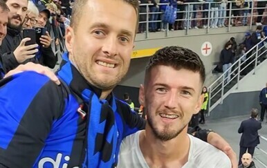 Petar Sučić vidio poznato lice na tribini i poklonio mu svoj dres