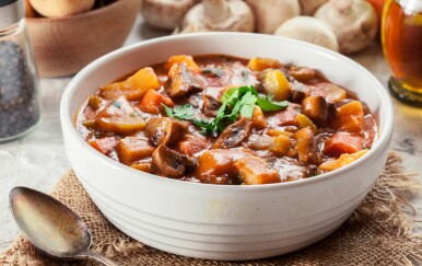 Gulaš od gljiva recept