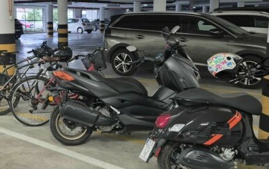 Urnebesna scena na parkingu u Zadru! Pronađite uljeza