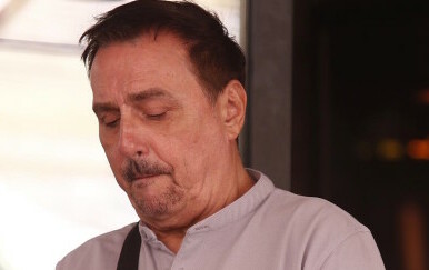 Dragan Kojić Keba u suzama nakon vijesti o smrti Halida Bešlića
