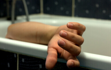 Tijelo u kadi, ilustracija